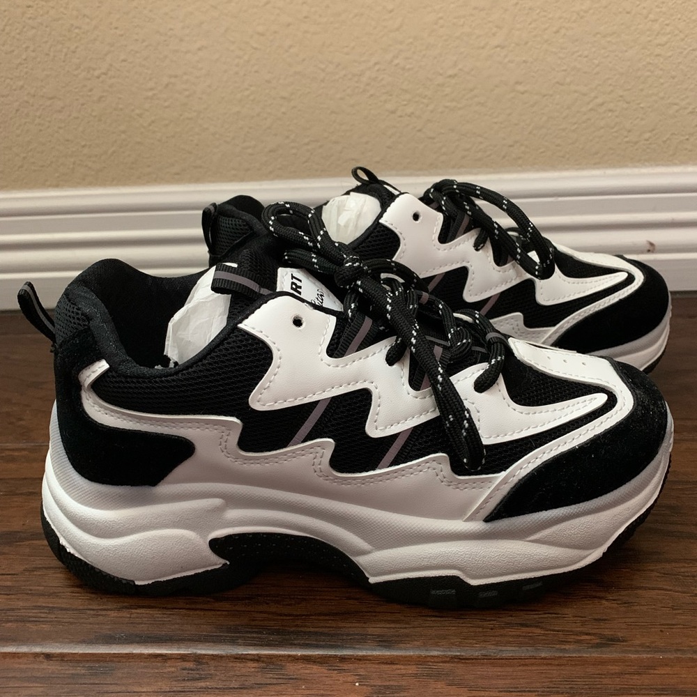 Black and White Wave Platform Fashion Sneakers